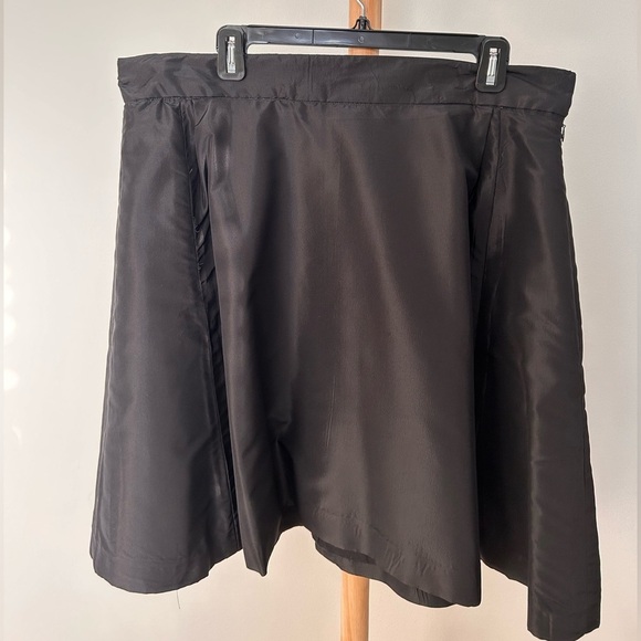 Vintage 70s Hilary Floyd London Black Silk Pleated Skirt. XL - Picture 2 of 6